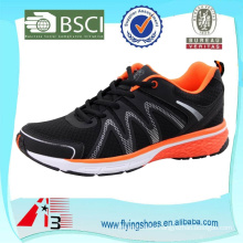 2016 new design lightweight men track shoes